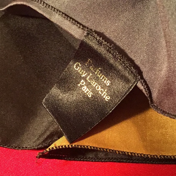 45 by 47 inches scarf made in France. - Picture 3 of 6